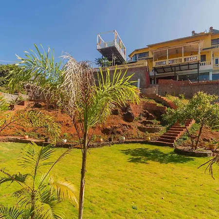 Stayvista's Serenity Hills: Luxe Retreat with Valley Views and Pool-2